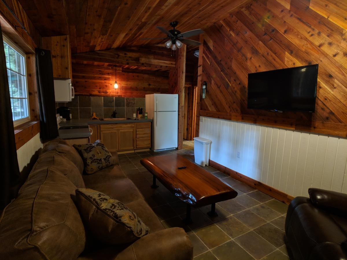 Emerald Forest Cabins Trinidad Εξωτερικό φωτογραφία